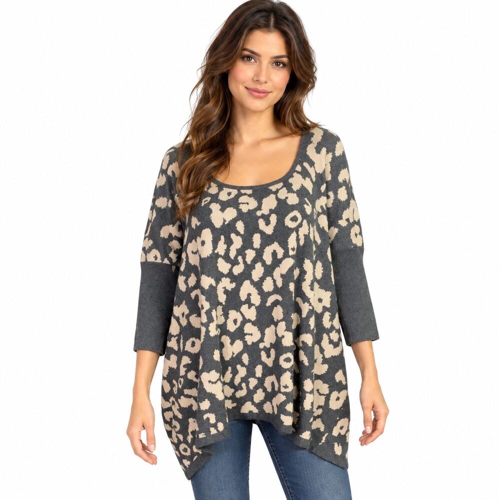 Isle by Melis Kozan Womens Leopard Print Knit Tunic Sweater Gray Cream NWT